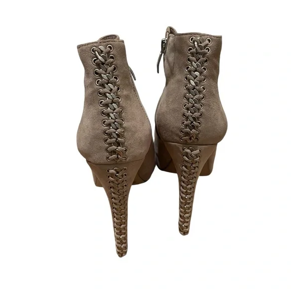 Vince Camuto Cannon Chain Heel Ankle Booties Fawn Tan Size 9 - Picture 10 of 11
